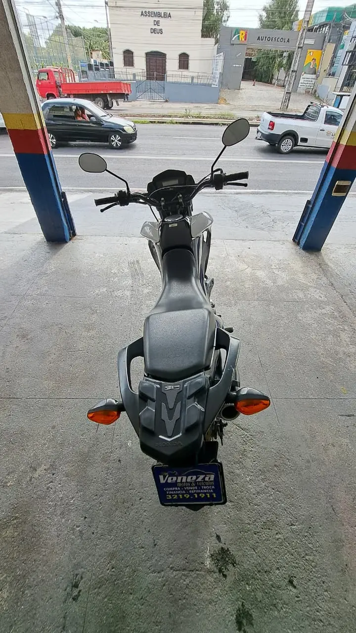 HONDA BROS 160 ES POR CIMA